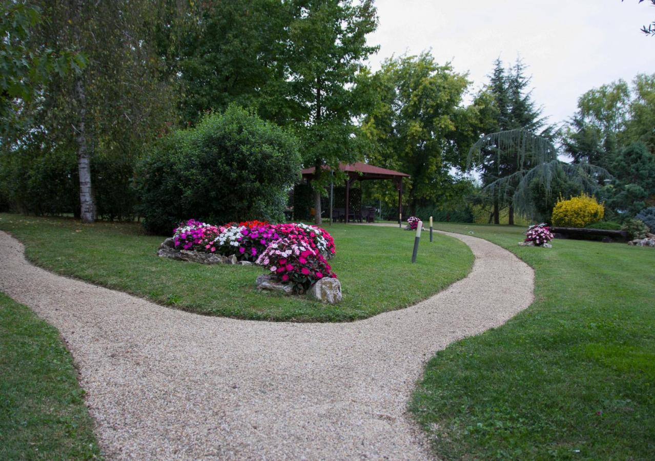 Lo Scoiattolo Piedmont Bike Hotel Pralormo Екстериор снимка