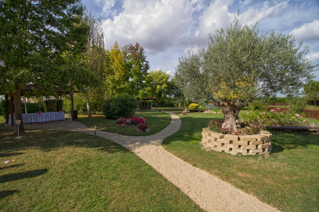 Lo Scoiattolo Piedmont Bike Hotel Pralormo Екстериор снимка