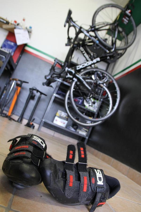 Lo Scoiattolo Piedmont Bike Hotel Pralormo Екстериор снимка