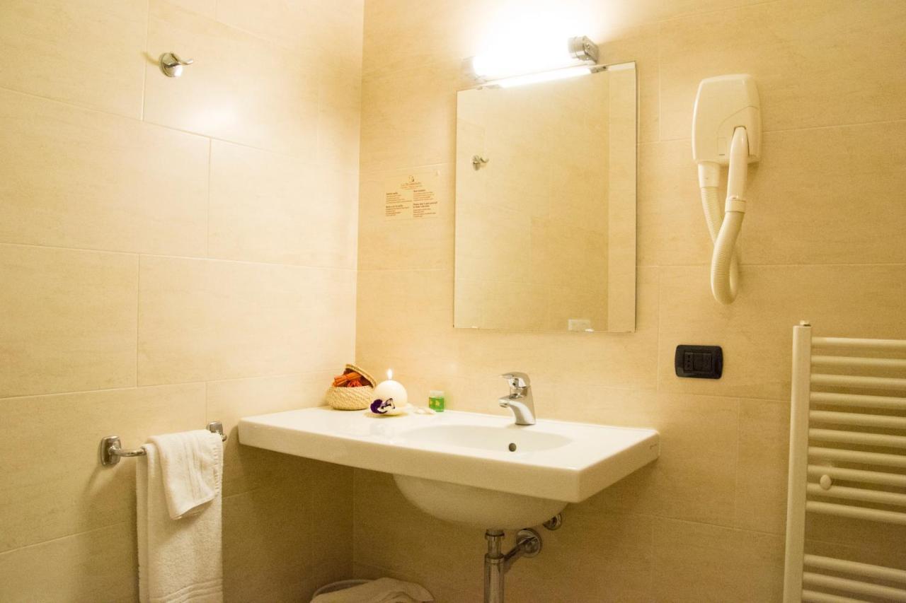 Lo Scoiattolo Piedmont Bike Hotel Pralormo Екстериор снимка