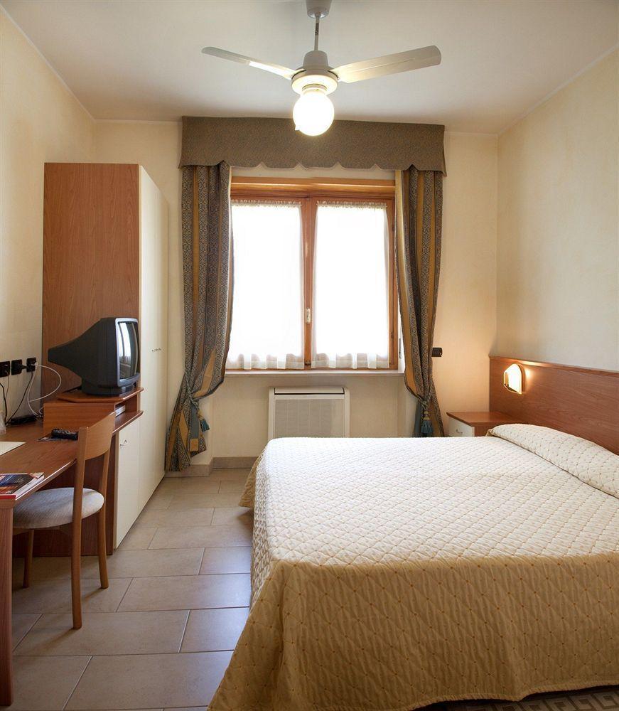 Lo Scoiattolo Piedmont Bike Hotel Pralormo Екстериор снимка
