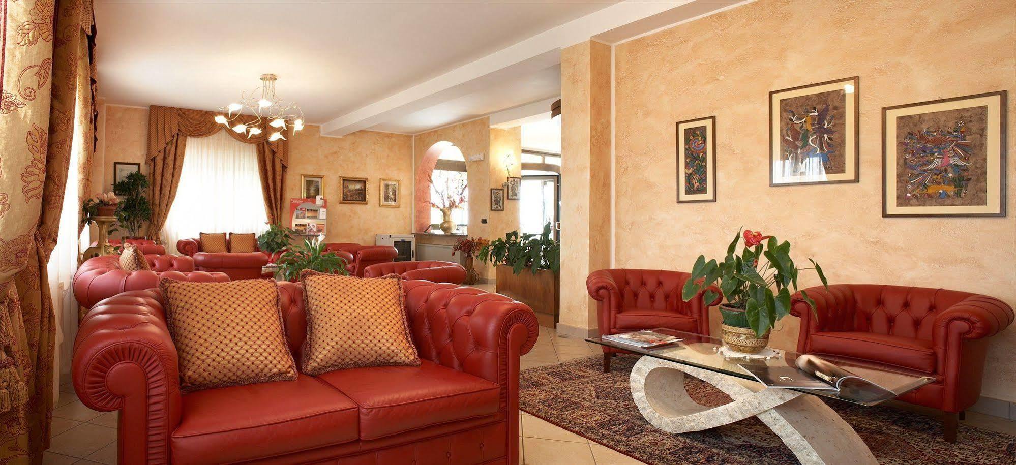 Lo Scoiattolo Piedmont Bike Hotel Pralormo Екстериор снимка