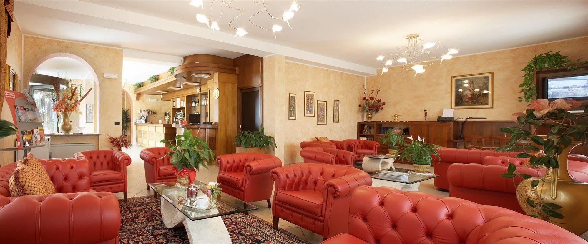 Lo Scoiattolo Piedmont Bike Hotel Pralormo Екстериор снимка