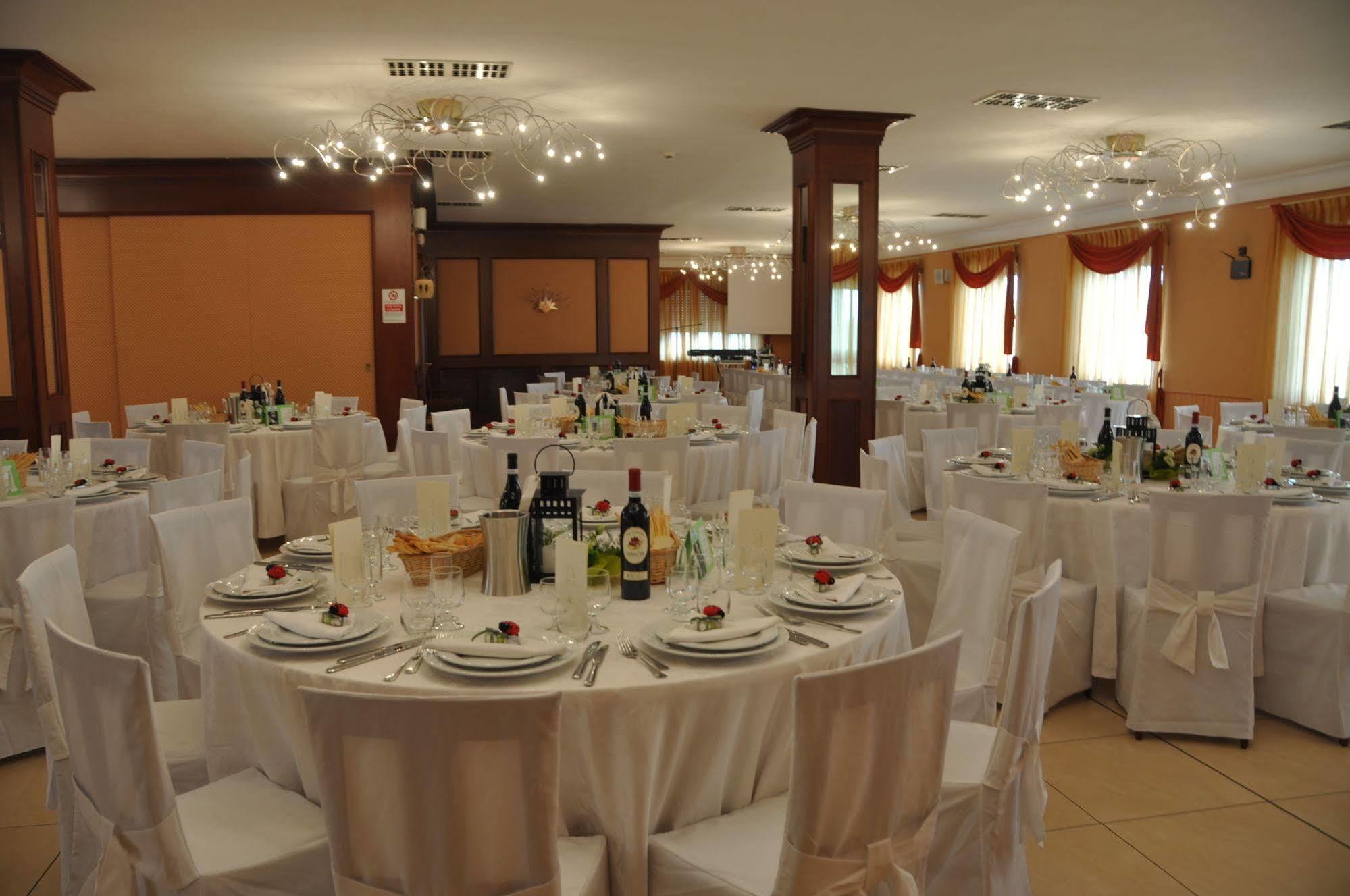 Lo Scoiattolo Piedmont Bike Hotel Pralormo Екстериор снимка